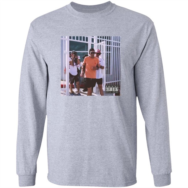 Tom Brady On Land After The Bucs' Boat Parade Shirt Hoodie Tom Brady On Land After The Bucs' Boat Parade Shirt Hoodie