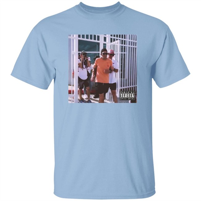 Tom Brady On Land After The Bucs' Boat Parade Shirt Hoodie Tom Brady On Land After The Bucs' Boat Parade Shirt Hoodie