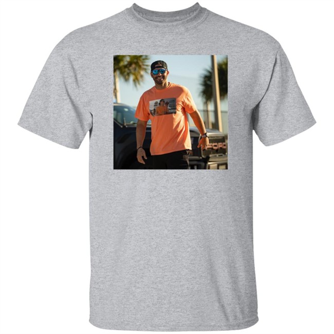 Barstool Store Meta Tee Shirt Martinez Wearing A T Shirt Of Tom Brady Shirt Barstool Store Meta Tee Shirt Martinez Wearing A T Shirt Of Tom Brady Shirt