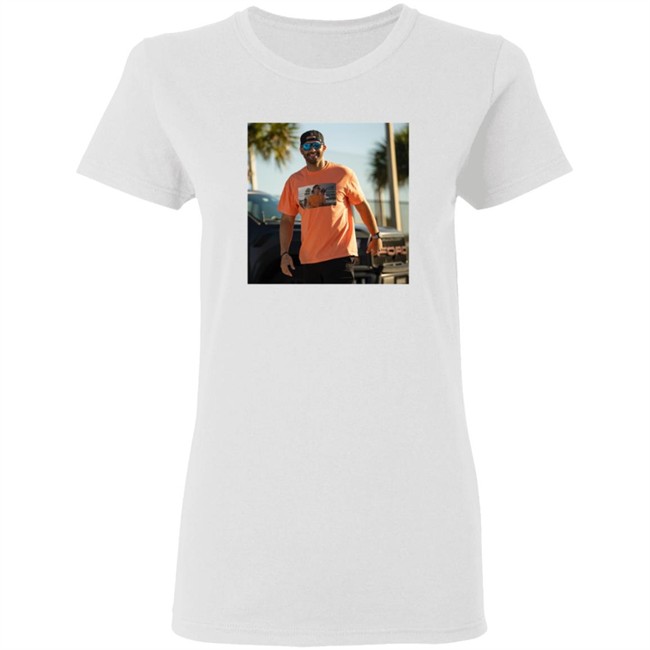 Barstool Store Meta Tee Shirt Martinez Wearing A T Shirt Of Tom Brady Shirt Barstool Store Meta Tee Shirt Martinez Wearing A T Shirt Of Tom Brady Shirt
