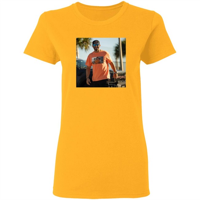Barstool Store Meta Tee Shirt Martinez Wearing A T Shirt Of Tom Brady Shirt Barstool Store Meta Tee Shirt Martinez Wearing A T Shirt Of Tom Brady Shirt